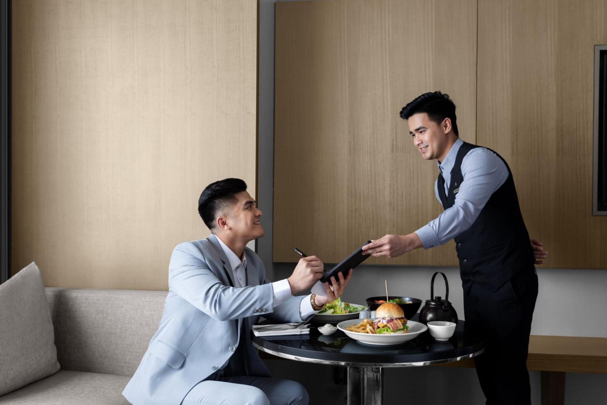 Clark Marriott Hotel Mabalacat Exterior foto